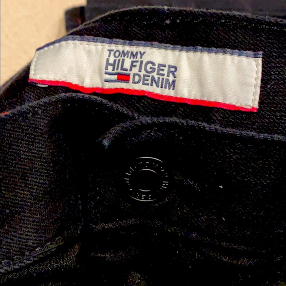 Black Tommy Hilfiger jeans